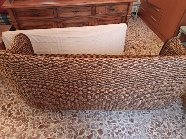 Conjunto sofá butacones y mesa de platanera