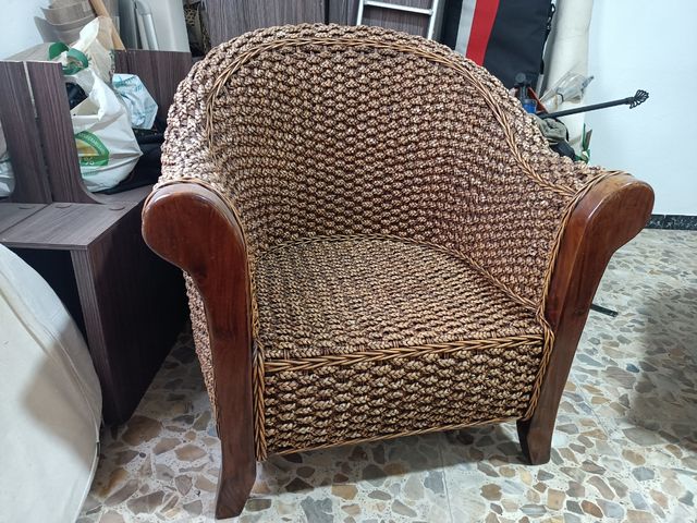 Conjunto sofá butacones y mesa de platanera