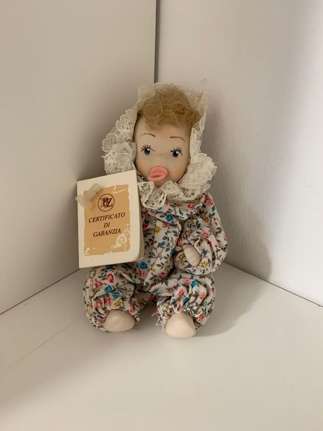 Bambola in porcellana