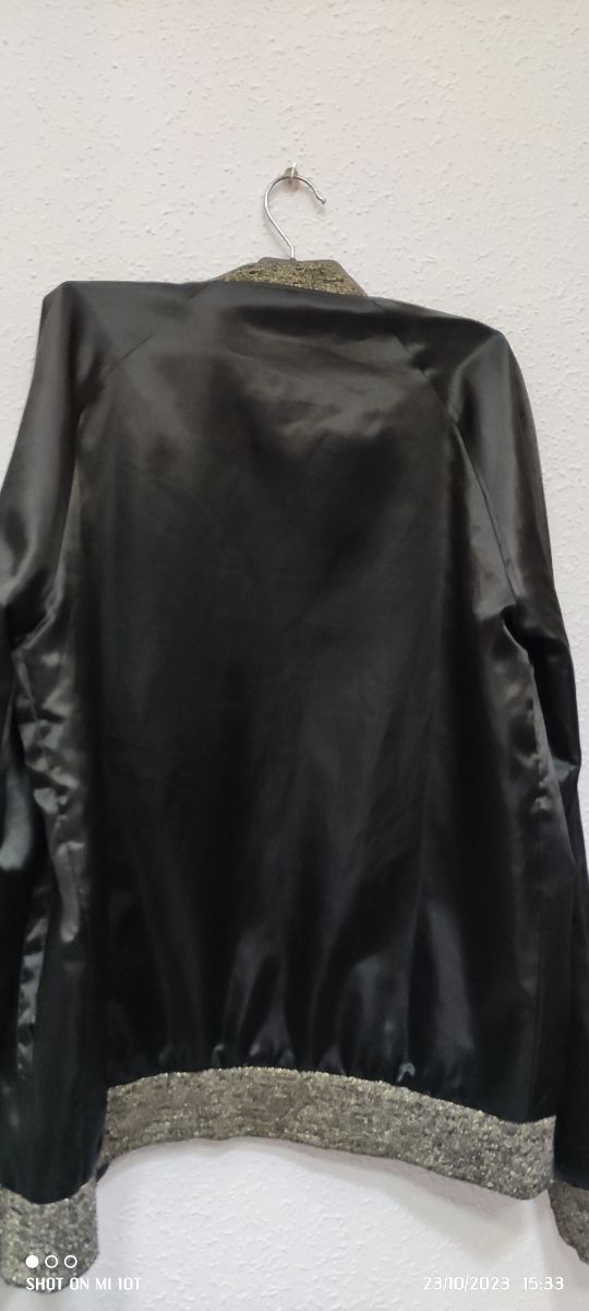 Sudadera con cremallera en seda