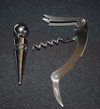 Conjunto saca rolhas tripla função e tampa dupla