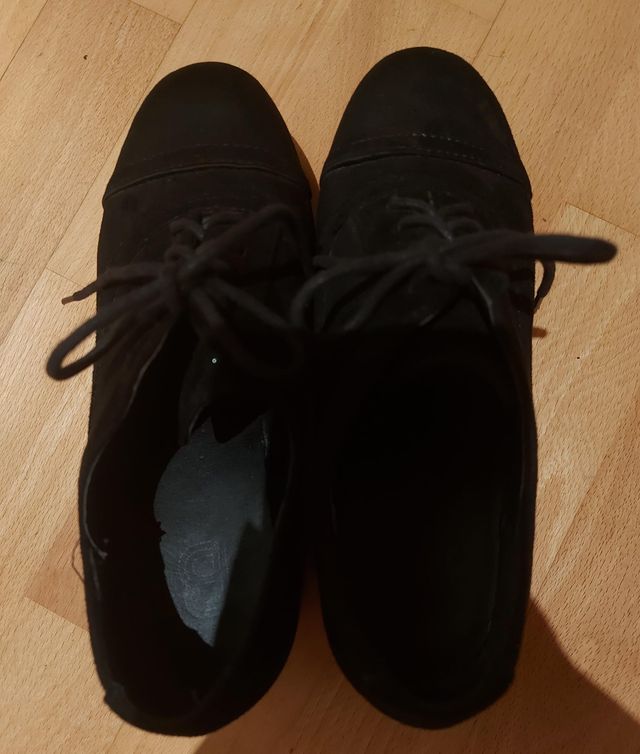 Zapatos negros de ante sintético