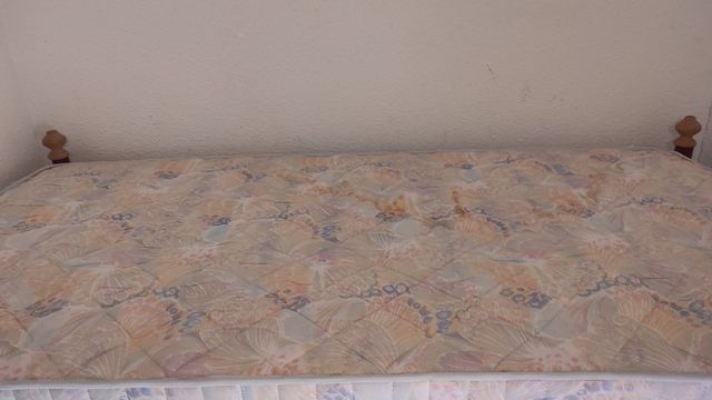 Litera metálica para colchón de 90cm.