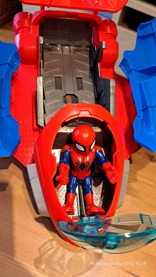 Avion, yet spider man Marvel