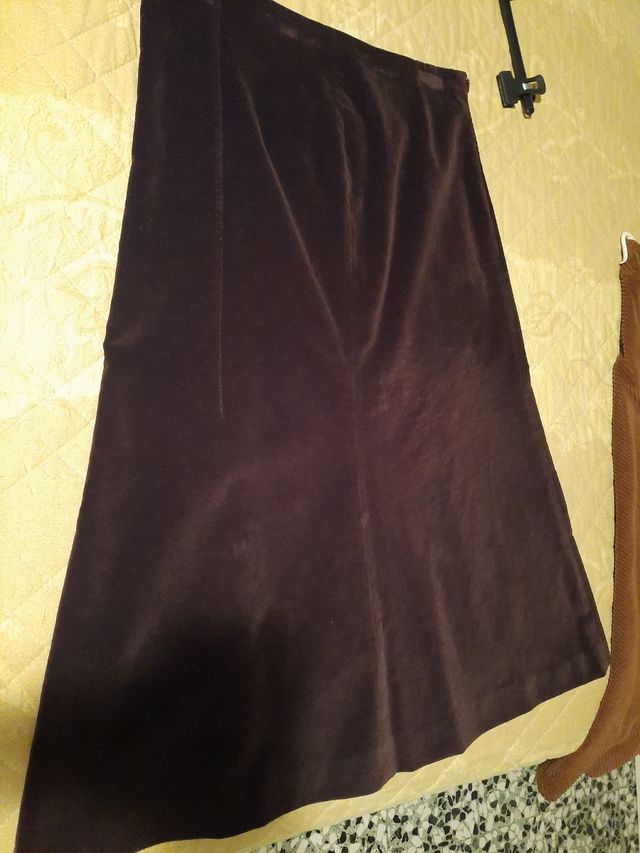 Gonna lunga midi. Velluto a costine.