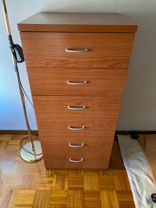 Cabecero, mesitas y cajonera