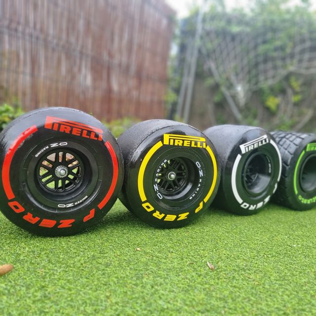Set completo Pirelli PZero F1 "Decoración"