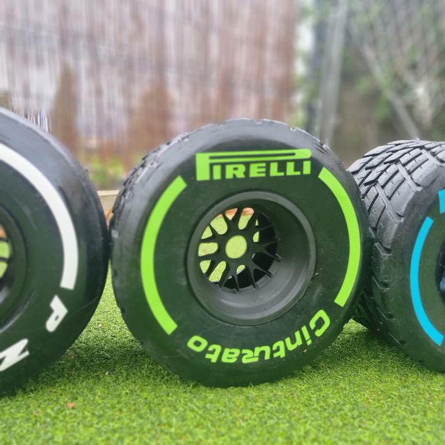 Set completo Pirelli PZero F1 "Decoración"