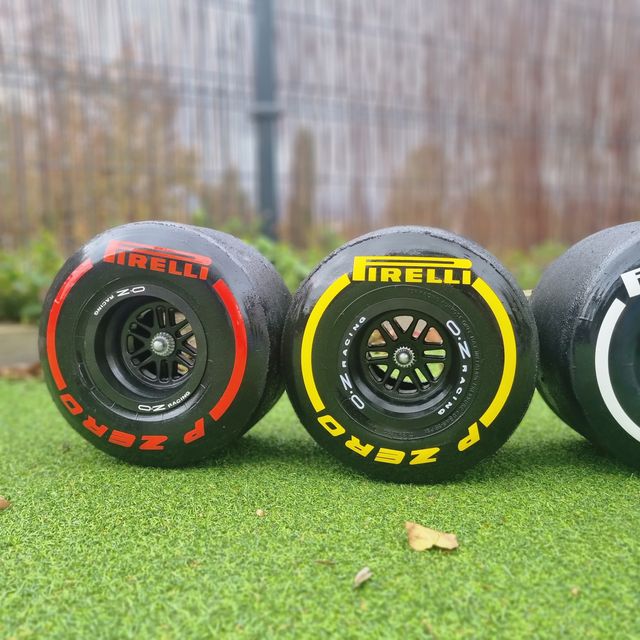 Set completo Pirelli PZero F1 "Decoración"