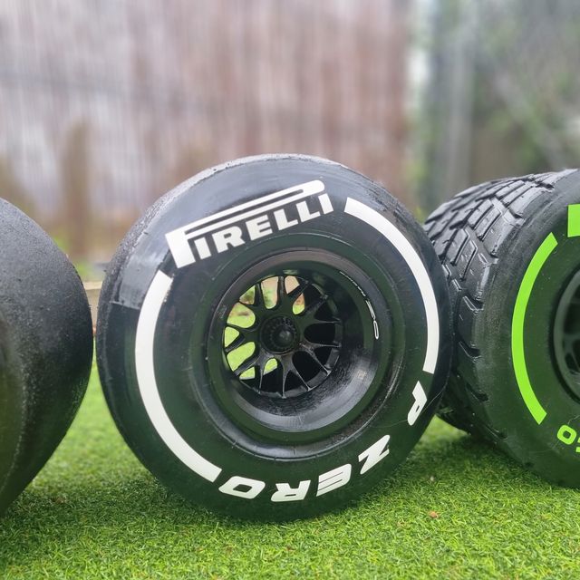 Set completo Pirelli PZero F1 "Decoración"