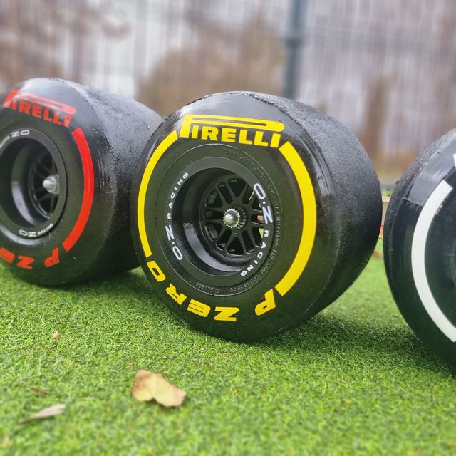 Set completo Pirelli PZero F1 "Decoración"
