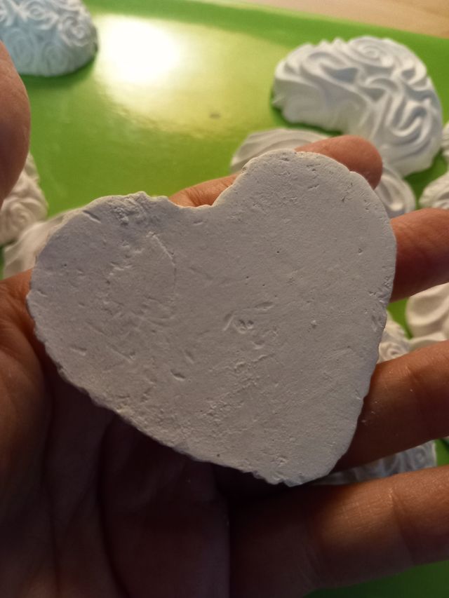 Cuoricini di gesso