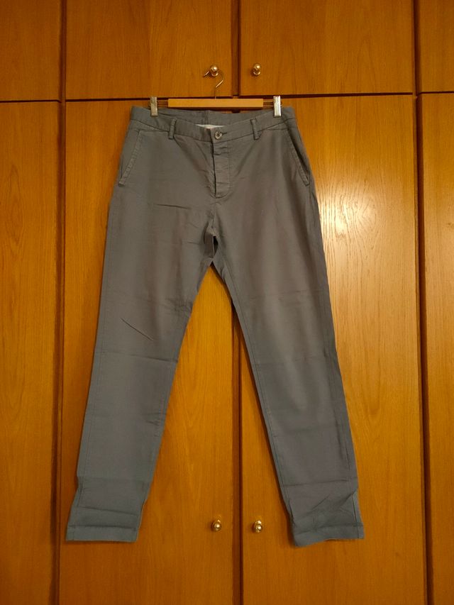 Pantalón gris