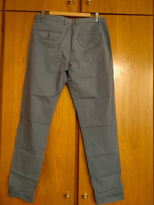 Pantalón gris