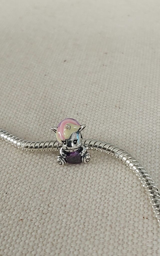 Charm unicornio esmaltado