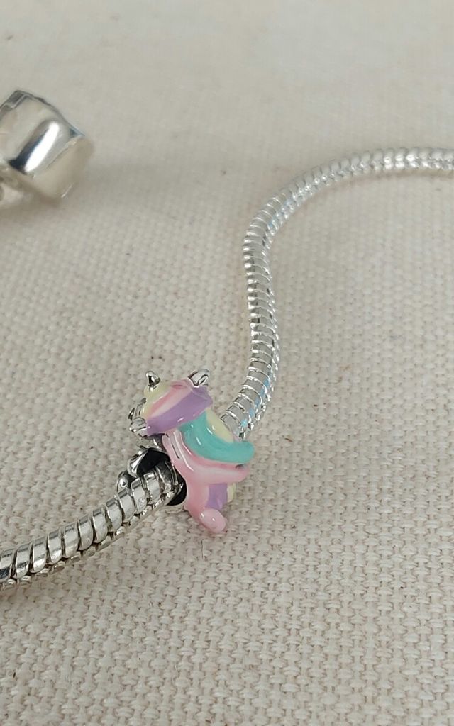 Charm unicornio esmaltado