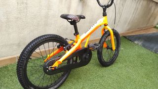 Monty 704 18"
