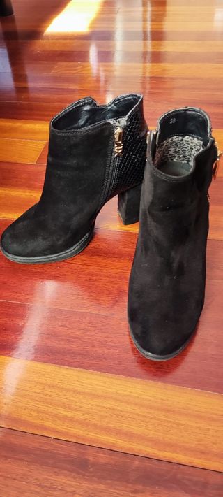 Botines Xti número 38
