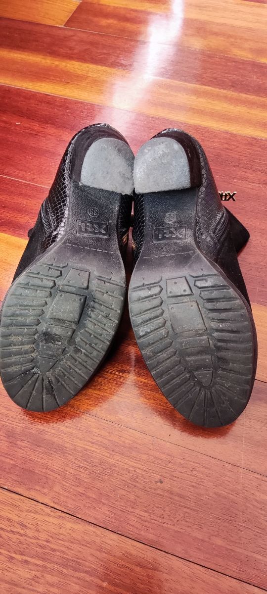 Botines Xti número 38
