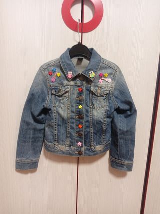 cazadora vaquera niña ZARA. talla 4-5
