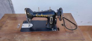 Máquina de coser marca Corona