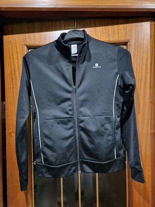 Diferentes chaquetas chándal XS/34 