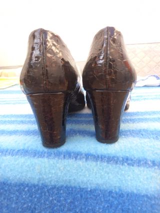 Zapatos piel mujer. N 37