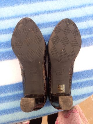 Zapatos piel mujer. N 37