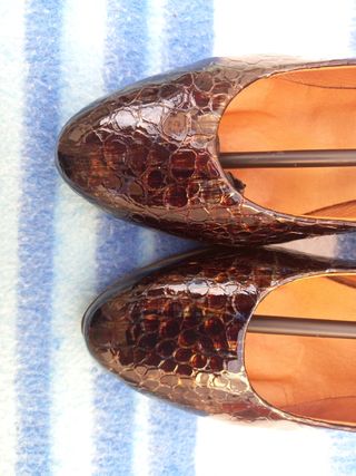 Zapatos piel mujer. N 37