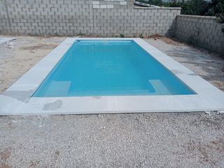 Piscinas y depósitos de poliéster
