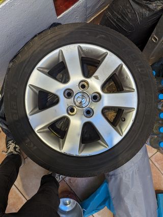 Llantas LEXUS con neumático