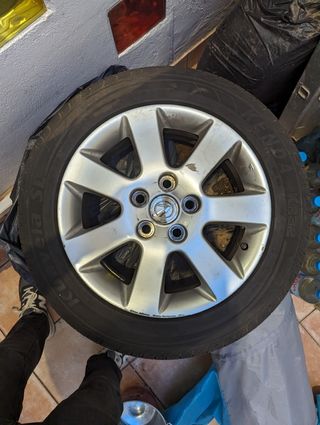 Llantas LEXUS con neumático