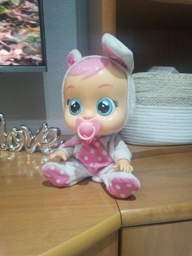 muñeca bebé llorona conejita
