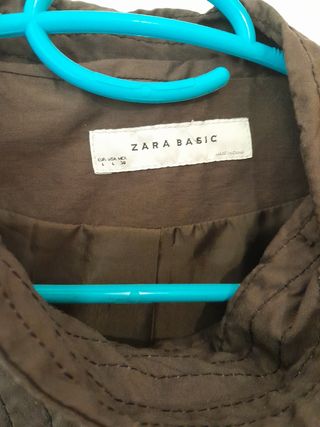 Parka marron Zara talla L.
