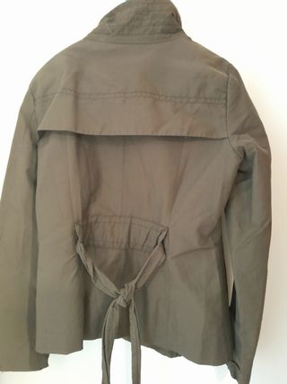 Parka marron Zara talla L.