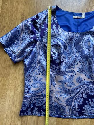 Camisa top satinado manga corta estampado T.50