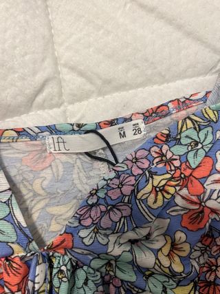 camiseta tirantes flores