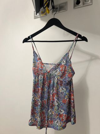 camiseta tirantes flores