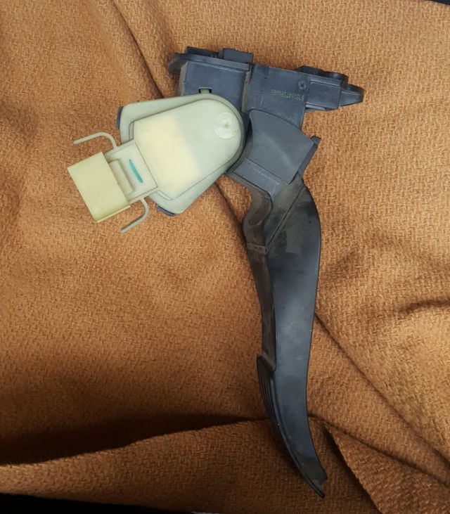 pedal de acelerador de ford transit 2004