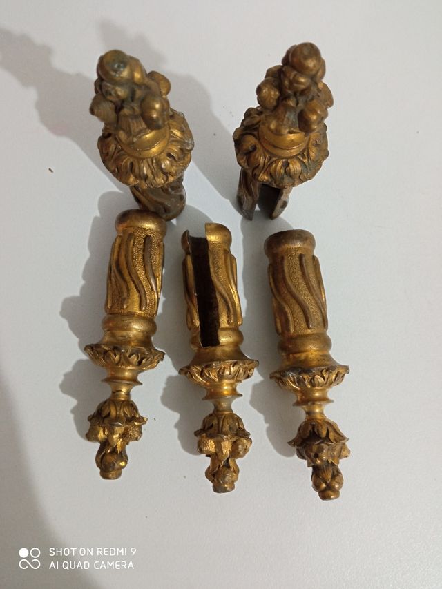 Pezzi antichi in bronzo, negozio di ferramenta,