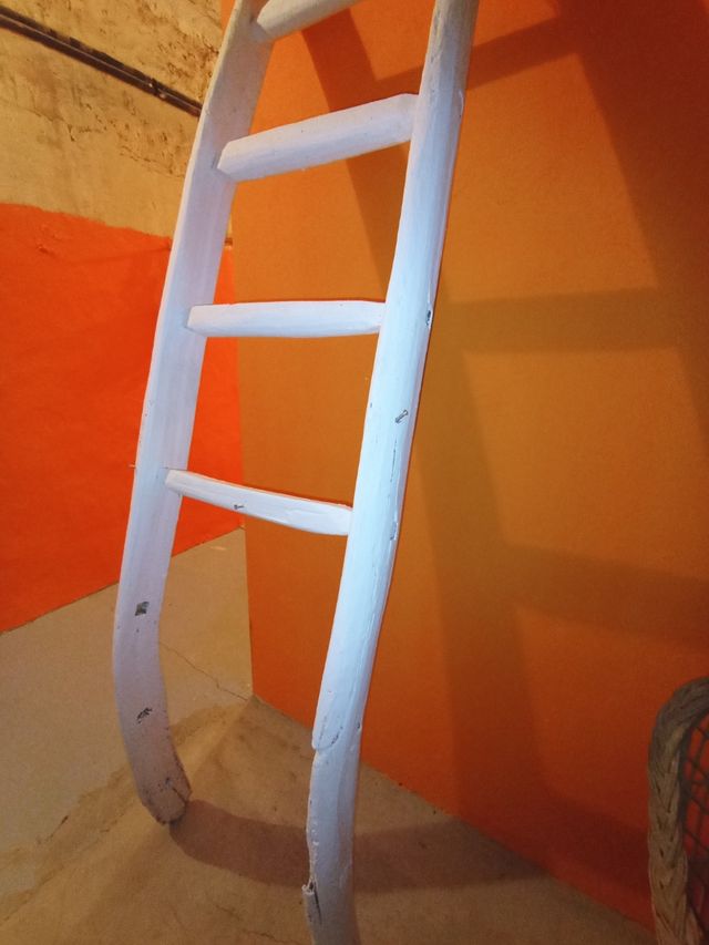 Escalera de madera vintage
