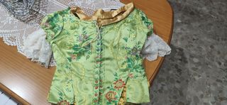 Traje fallera en buen estado