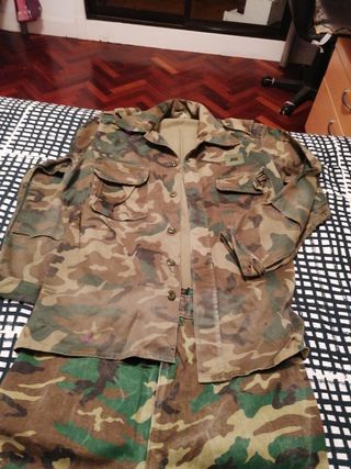Disfraz. Traje de camuflaje