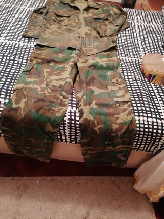 Disfraz. Traje de camuflaje