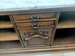 Conjunto dormitorio de madera noble y marmol