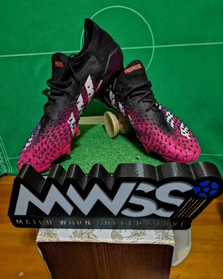 Botas Futbolista profesional Selección Española