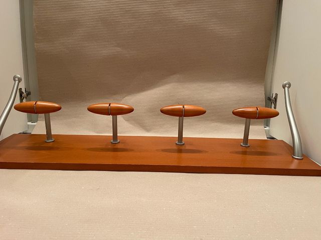 Porta abiti in legno colore ciliegio