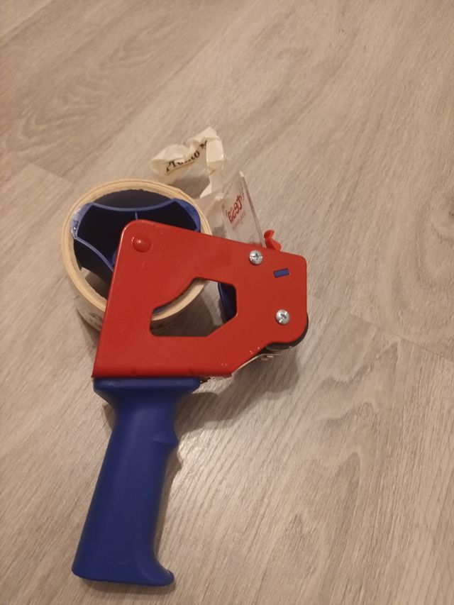 máquina de celo adhesivo