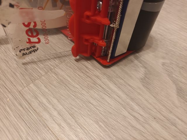 máquina de celo adhesivo