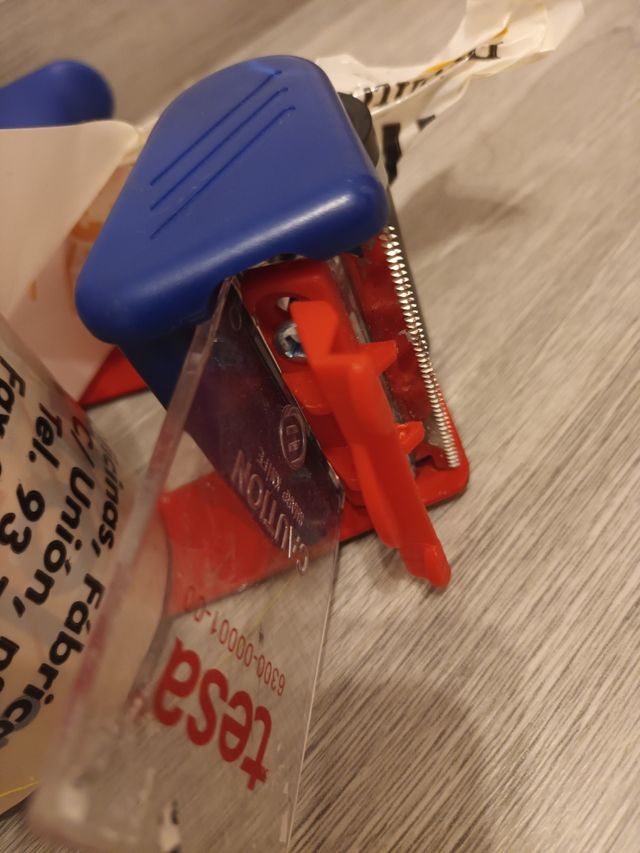 máquina de celo adhesivo